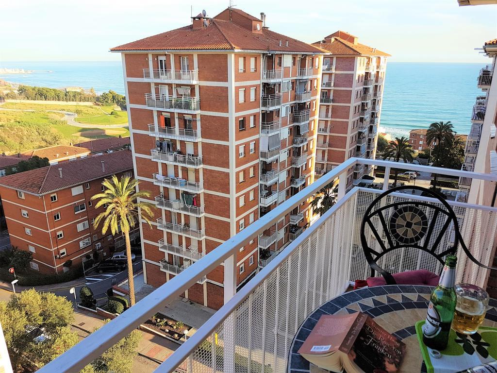 Helena Seaview & Beach-Apartment Montgat Bagian luar foto
