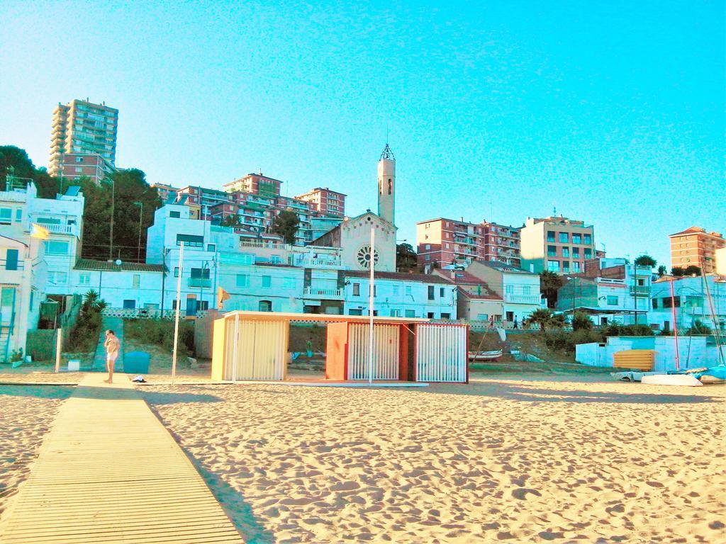 Helena Seaview & Beach-Apartment Montgat Bagian luar foto