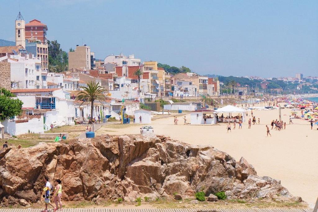 Helena Seaview & Beach-Apartment Montgat Bagian luar foto
