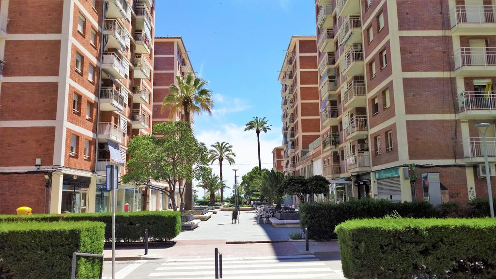 Helena Seaview & Beach-Apartment Montgat Bagian luar foto