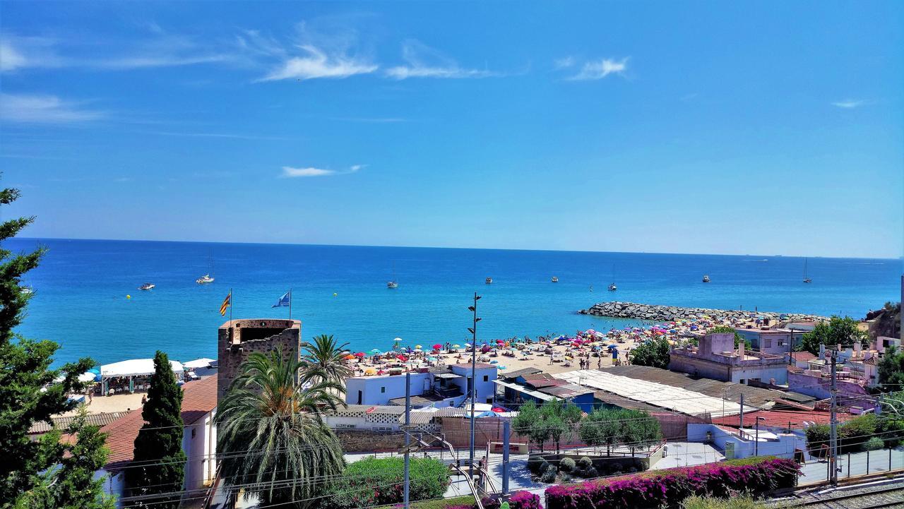 Helena Seaview & Beach-Apartment Montgat Bagian luar foto