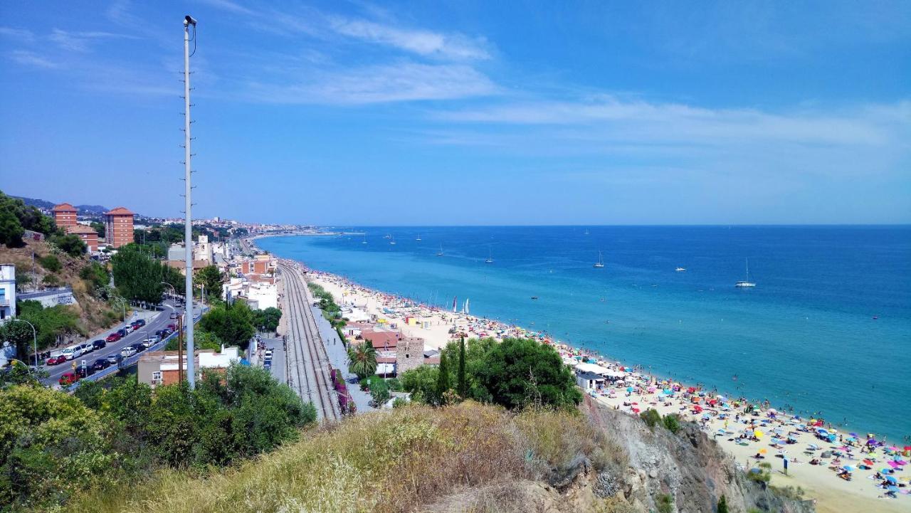 Helena Seaview & Beach-Apartment Montgat Bagian luar foto