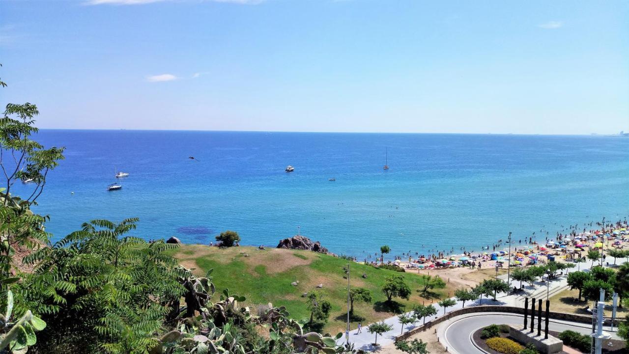 Helena Seaview & Beach-Apartment Montgat Bagian luar foto